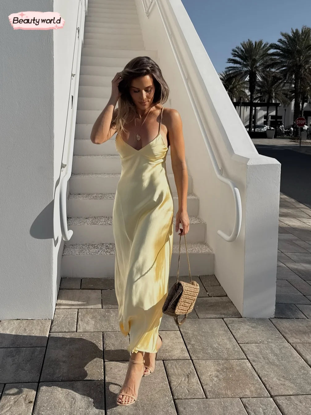 Robe Longue Jaune Satin Dos Nu Élégante